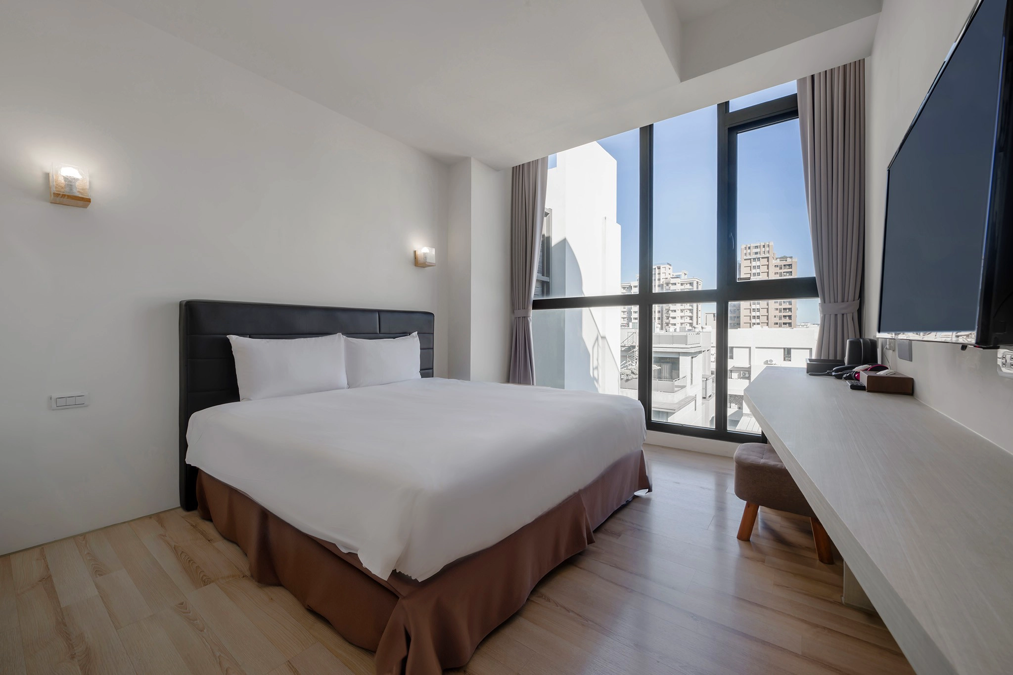 CHECK inn Express Taichung FuXing 